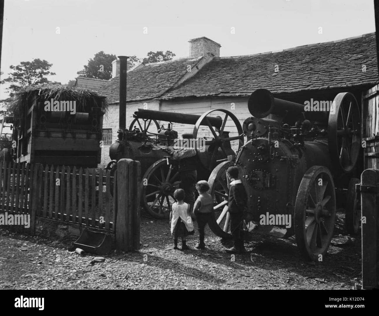 Les moteurs agricoles et d'une batteuse (1295120) Banque D'Images