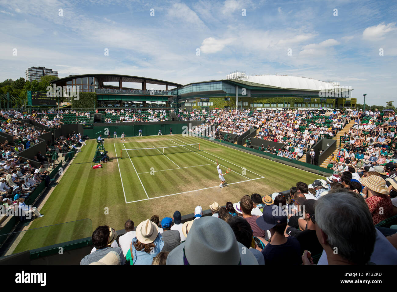3 Cour avec Kei Nishikori et Roberto Bautista Agut au Gentlemen's singles - tournoi de Wimbledon 2017 Banque D'Images