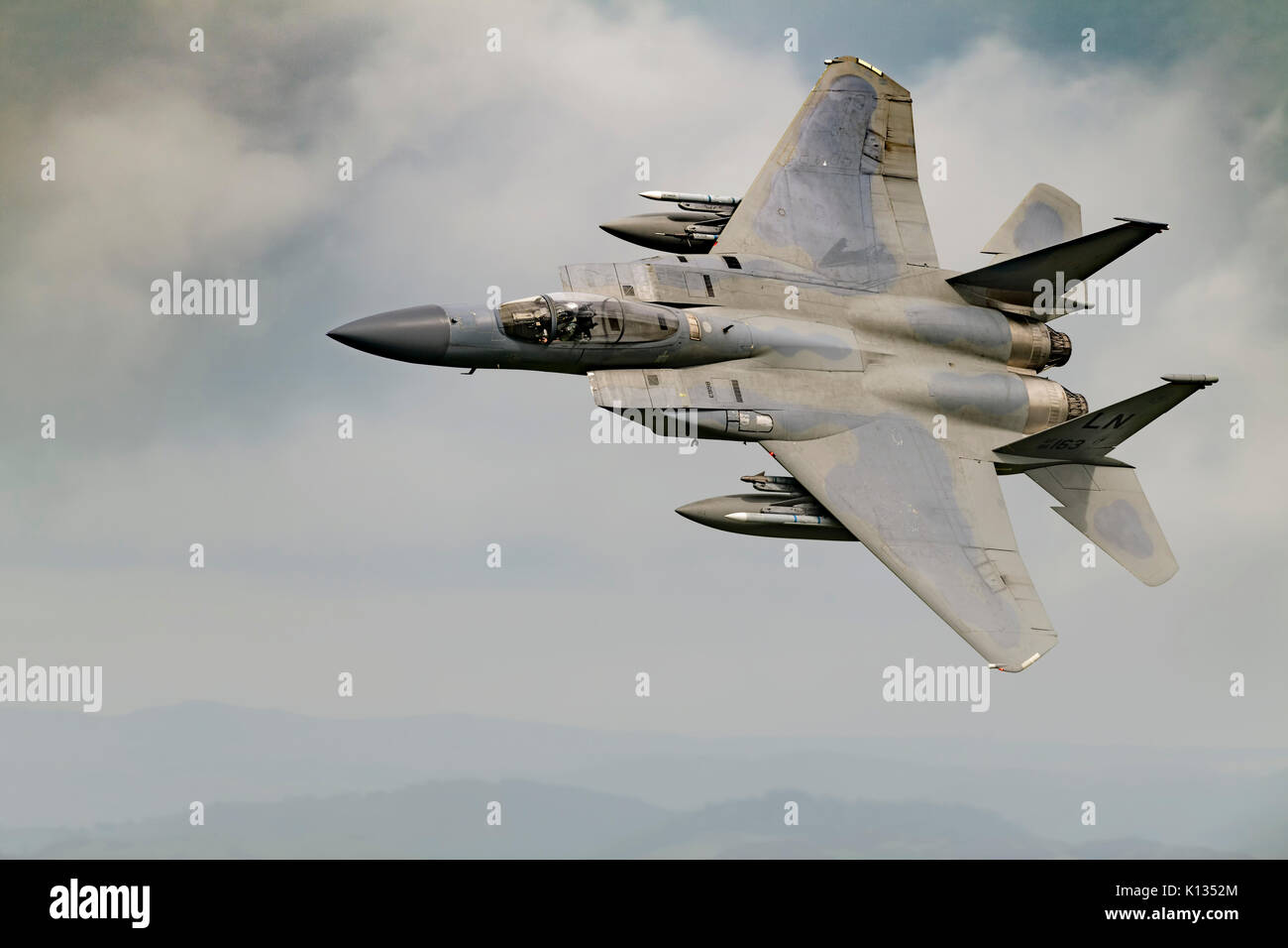 F-15C Eagle des avions de la RAF Lakenheath sur un vol d'entraînement à basse altitude dans la boucle de Mach, MCL7 salon de Snowdonia Banque D'Images