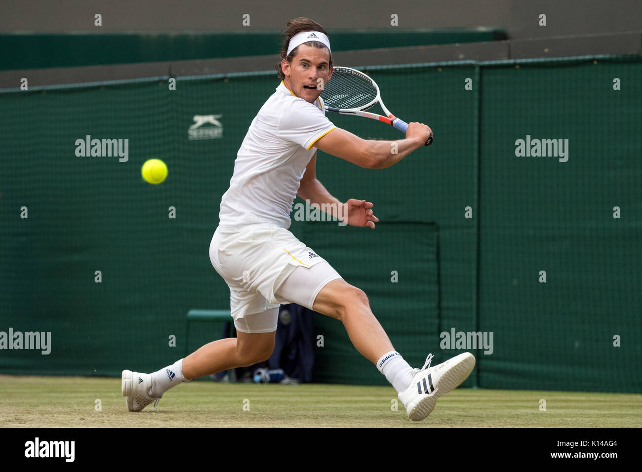 Dominic Thiem de l'Autriche à la Gentlemen's singles - tournoi de Wimbledon 2017 Banque D'Images