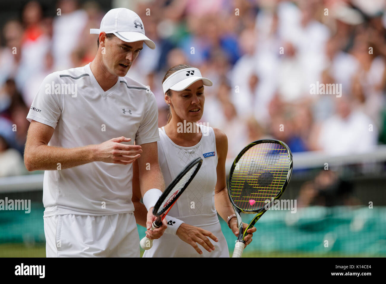 Martina Hingis et Jamie Murray lors de la finale du tournoi de Wimbledon 2017 - Banque D'Images