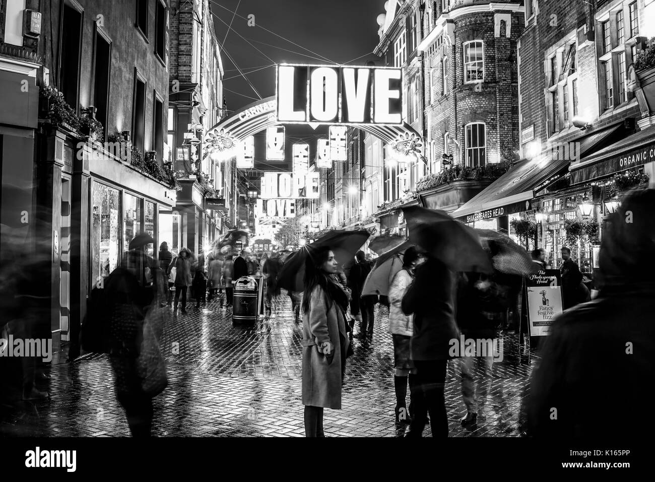 Belle Carnaby Street à Londres au moment de Noël - LONDRES / ANGLETERRE - 6 DÉCEMBRE 2017 Banque D'Images