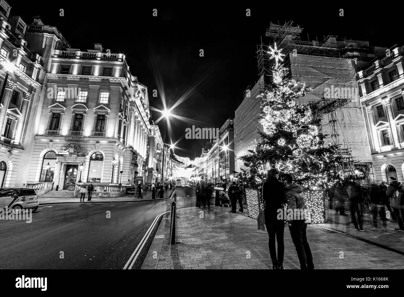 Arbre de Noël à Londres, à Waterloo Place - LONDRES / ANGLETERRE - 6 DÉCEMBRE 2017 Banque D'Images