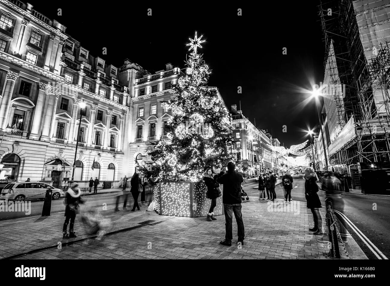 Arbre de Noël à Londres, à Waterloo Place - LONDRES / ANGLETERRE - 6 DÉCEMBRE 2017 Banque D'Images