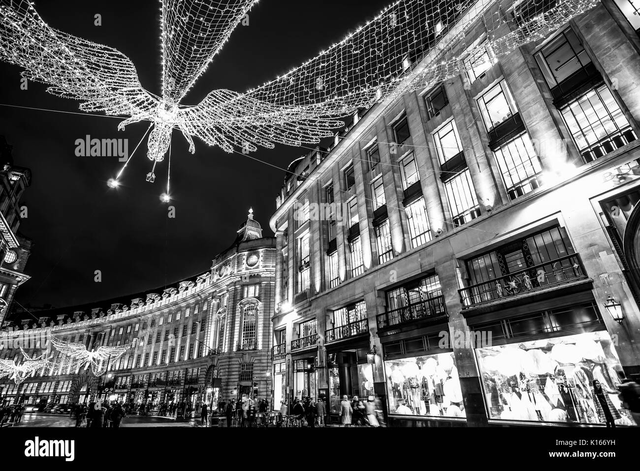 Les lumières de la ville de Noël à Londres - célèbre Regent Street - LONDRES / ANGLETERRE - 6 DÉCEMBRE 2017 Banque D'Images