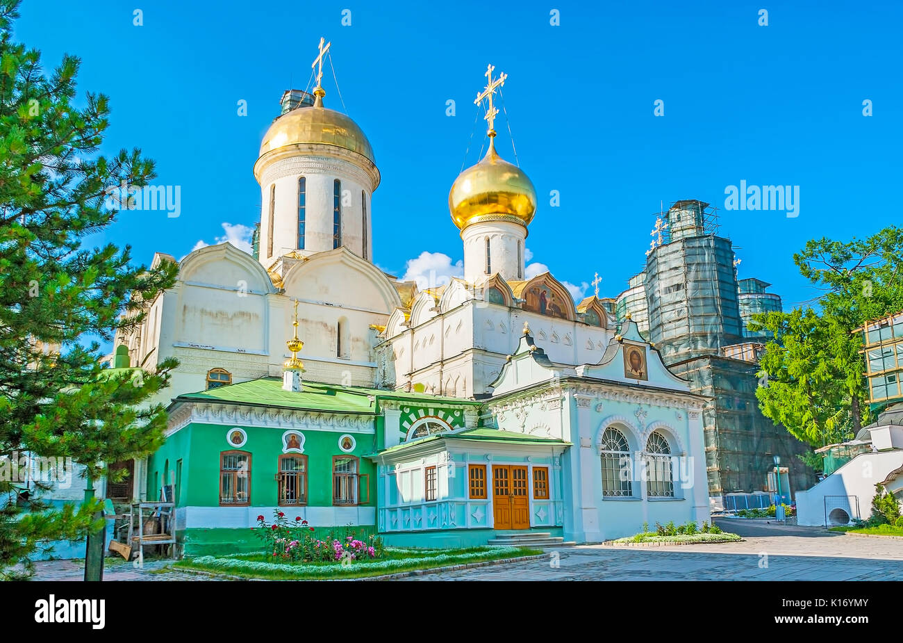 Les coupoles dorées de la cathédrale de la Trinité et du Nikon Chapelle de St Sergius Lavra, Punta del Este, Uruguay. Banque D'Images