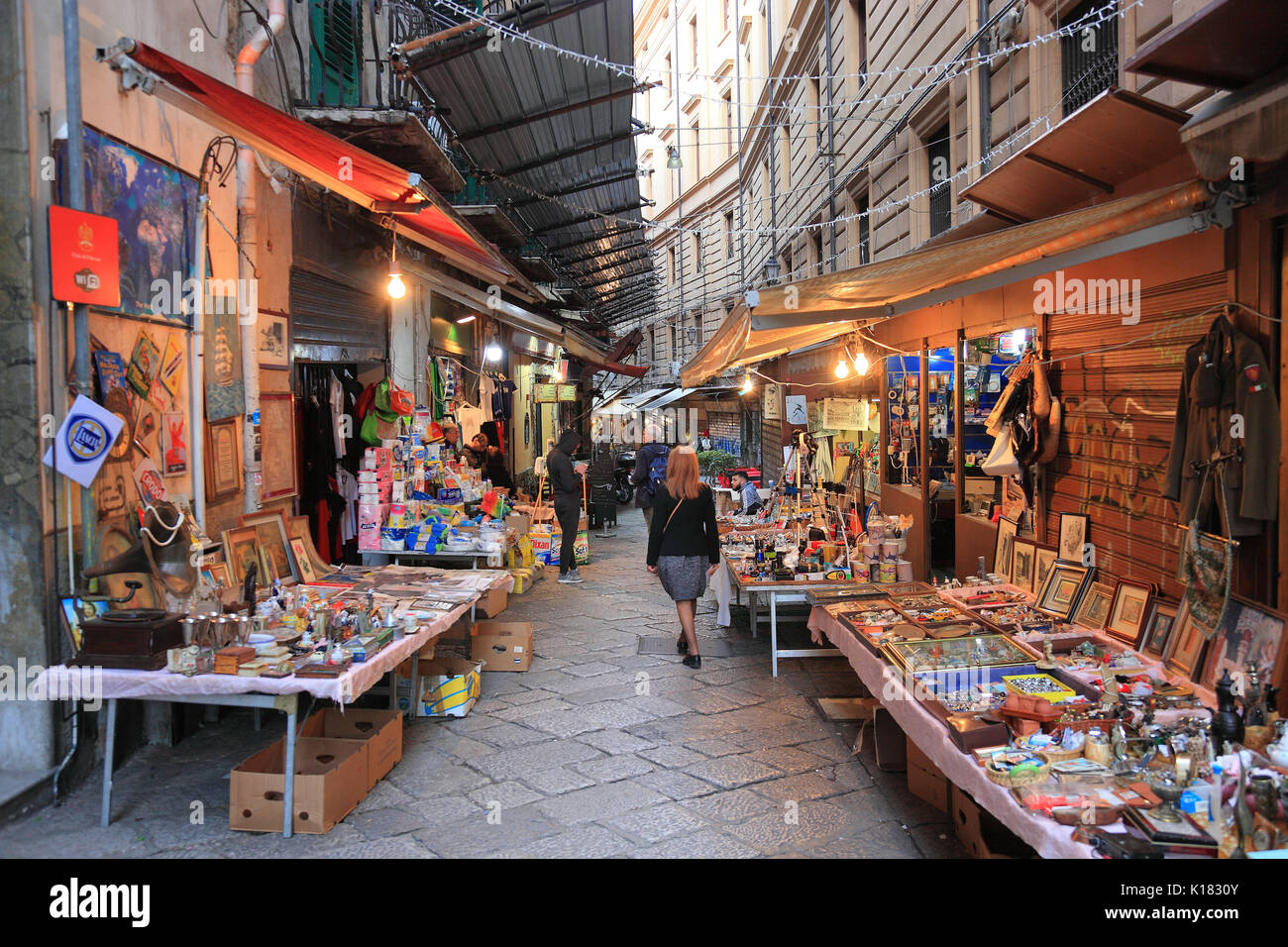 La Sicile, de la vieille ville de Palerme, marché, jour de marché dans le quartier de la Vucciria, Mercato Vucciria Banque D'Images