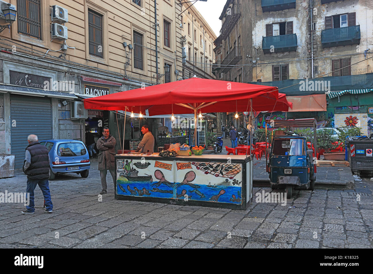 La Sicile, de la vieille ville de Palerme, marché, jour de marché dans le quartier de la Vucciria, Mercato Vucciria Banque D'Images