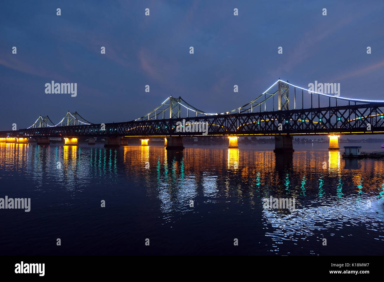 Hangzhou, Chine - 31 juillet 2017 : Le Friendship-Bridge Sino à travers le fleuve Yalu reliant Shanghai à Sinuiju, la Corée du Nord, Banque D'Images