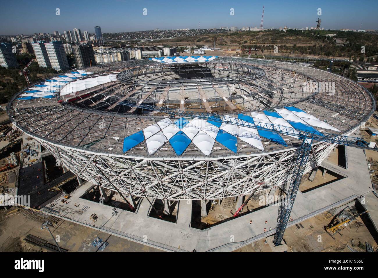 (170825) -- SARANSK, 25 août 2017 (Xinhua) -- Photo prise le 22 août indique l'Arène de Volgograd, qui situé sur la banque du fleuve Volga, accueillera 4 matchs de la phase de groupe de la Coupe du Monde FIFA 2018. L'arena a une capacité de 45061 personnes. Selon les responsables, l'arène sera terminé au mois de décembre 2017. (Xinhua/Wu Zhuang) Banque D'Images