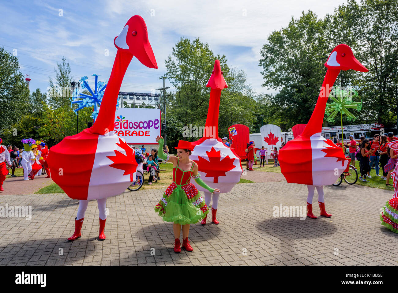 Kaléidoscope sur le défilé, des danseurs, l'ÉNP, Vancouver, Colombie-Britannique, Canada. Banque D'Images