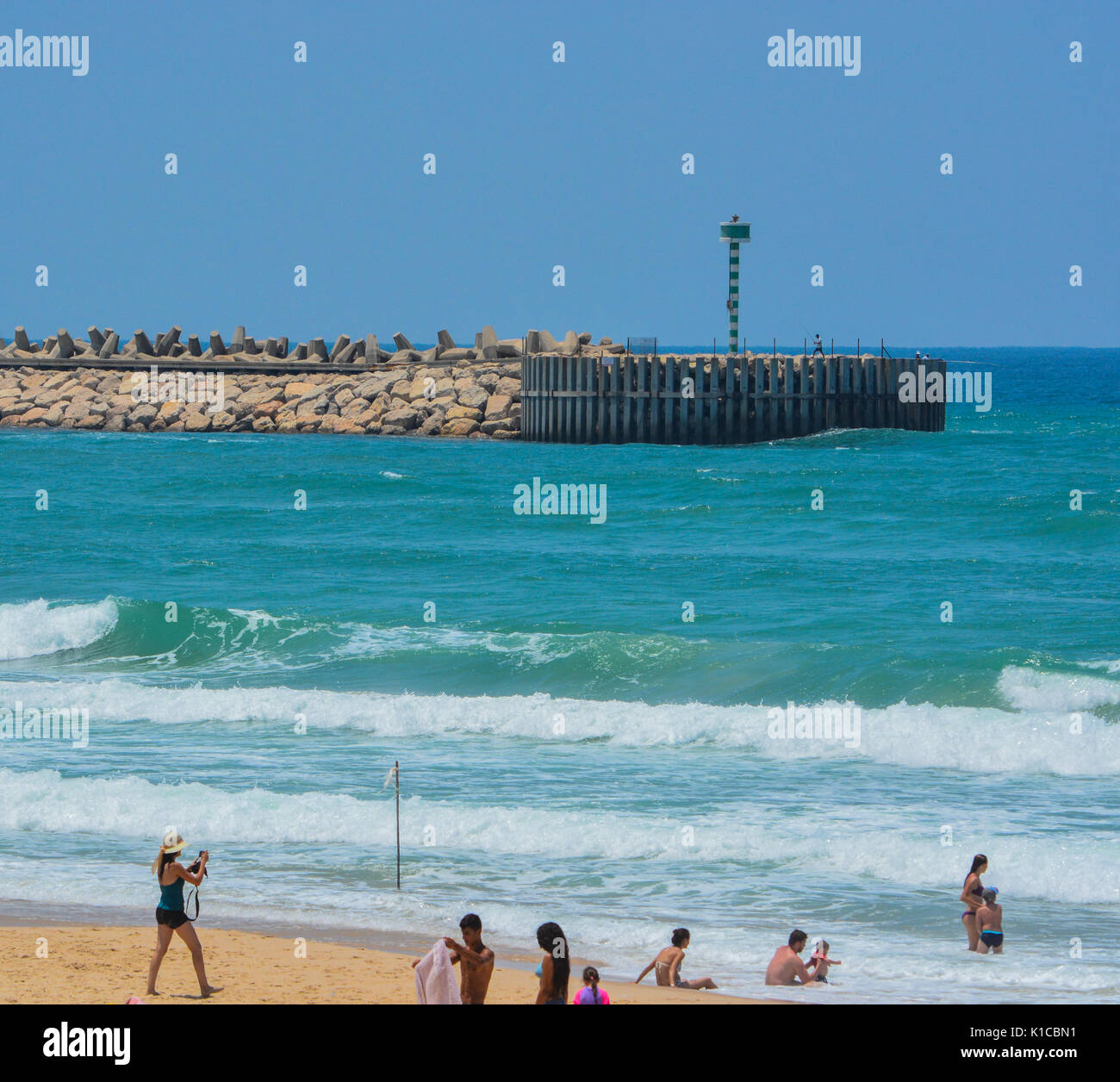 La plage méditerranéenne d'Ashkelon à Ashkelon, en Israël. Banque D'Images
