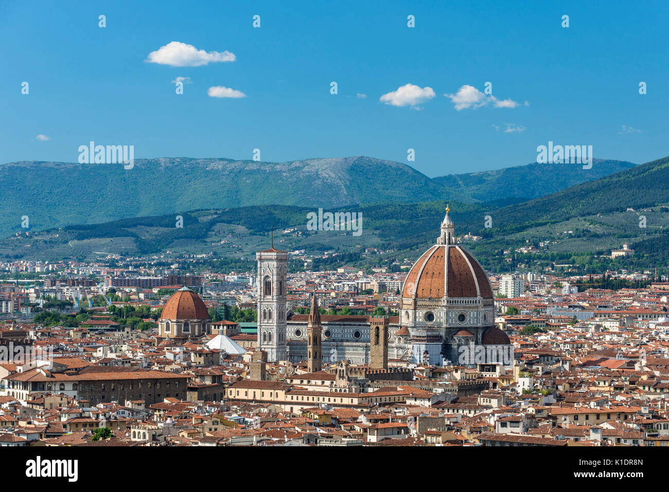 Vue panoramique à partir de la Piazzale Michelangelo, paysage urbain avec cathédrale, Cathédrale Santa Maria del Fiore, Florence, Toscane, Italie Banque D'Images