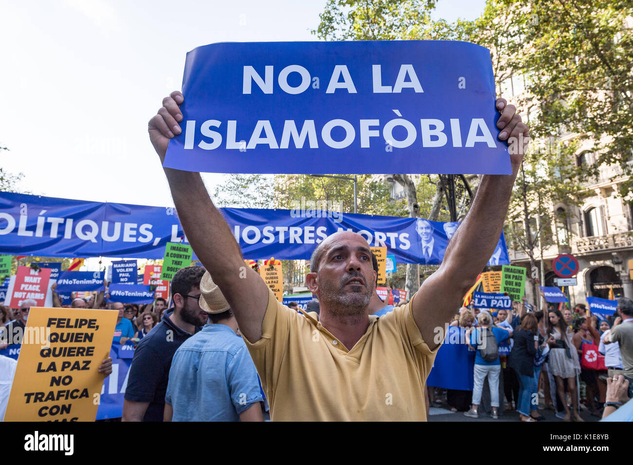 Barcelone, Espagne. Août 26, 2017. Un rassemblement se tiendra à Barcelone, une semaine après les attentats qui ont secoué la ville. L'événement d'aujourd'hui est de montrer notre solidarité avec les victimes de l'attaque. Crédit : Fabrizio Cortesi/Alamy Live News Banque D'Images