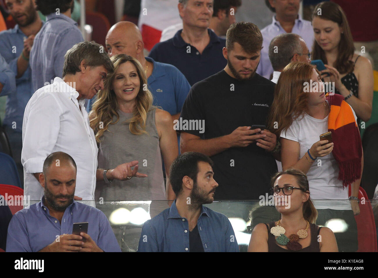 26.08.2017. Stadio Olimpico, Rome, Italie. Serie A football. As Roma vs Inter. Lorella Cuccarini avec la famille. Banque D'Images