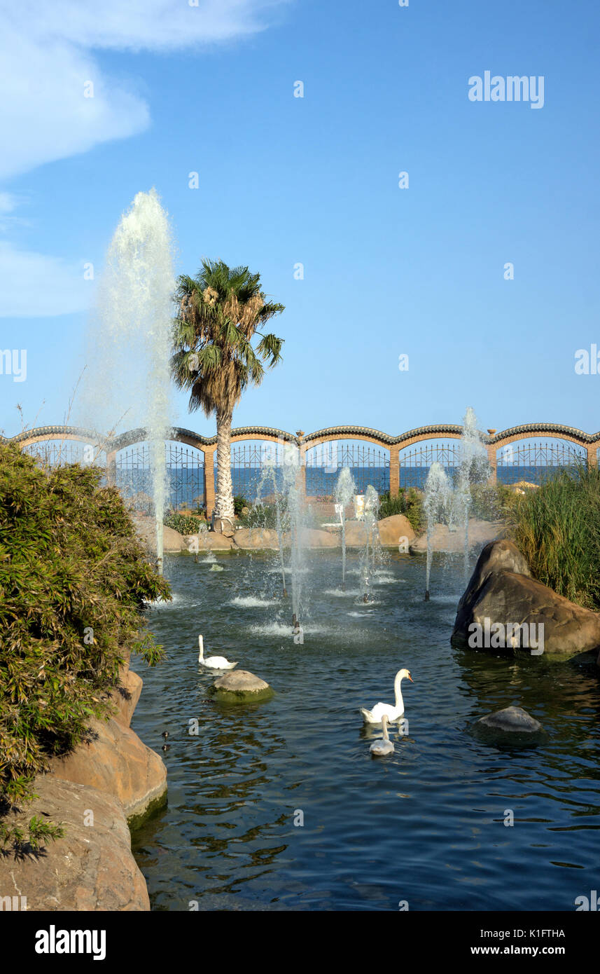 Oropesa del Mar, Espagne - 26 juillet 2016 : pittoresque jardin Marina d'Or Oropesa del Mar dans la ville de villégiature. Espagne Banque D'Images