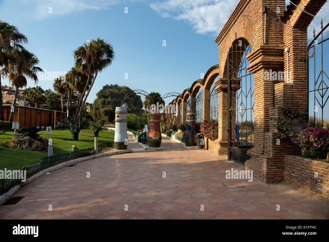 Oropesa del Mar, Espagne - 26 juillet 2016 : pittoresque jardin Marina d'Or Oropesa del Mar dans la ville de villégiature. Espagne Banque D'Images