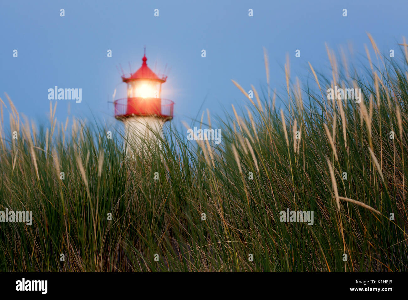 Liste phare Ost après le coucher du soleil. Banque D'Images