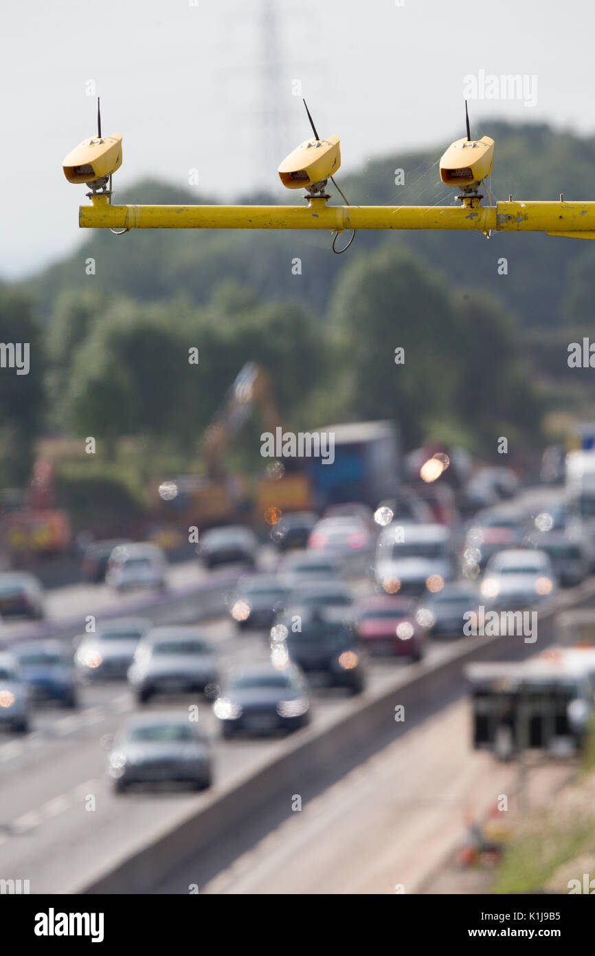 Vitesse moyenne des caméras sur l'autoroute M6 dans Cheshire, Royaume-Uni. Banque D'Images