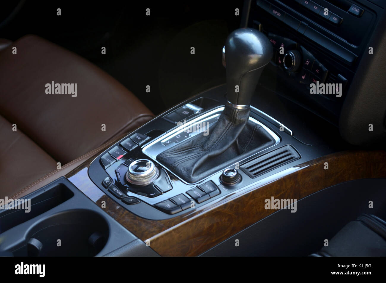voiture, auto, boîte de vitesses, transmission, automatique, intérieur, luxe, voyage, confort, voiture, intérieur, sécurité, ouvert, voyage, passagers, vide, bagages, Banque D'Images
