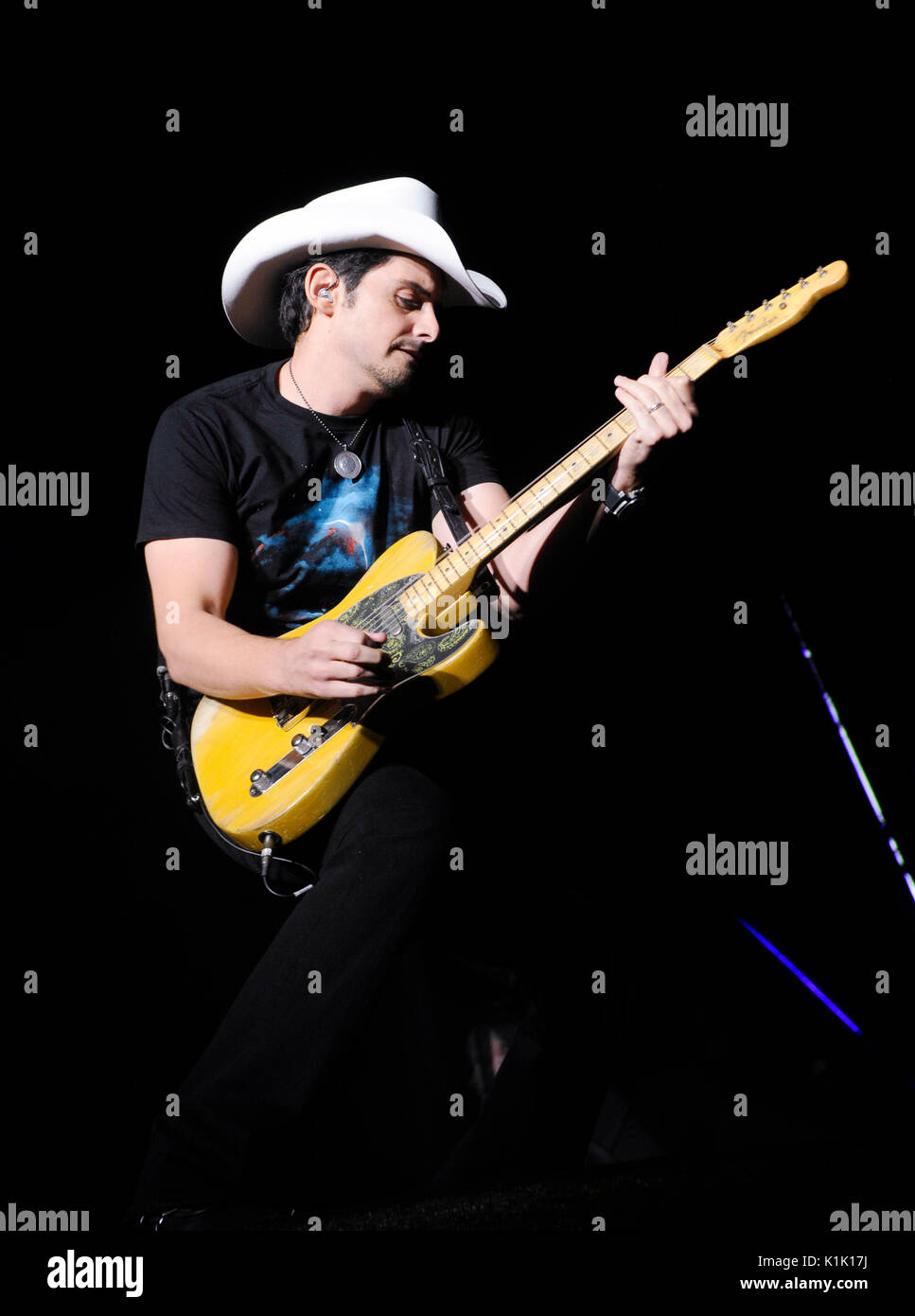 Le chanteur de country Brad Paisley effectue stagecoach,California's county music festival jour 3 avril 29,2012 indio,ca. Banque D'Images