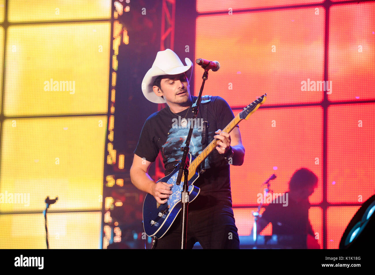 Le chanteur de country Brad Paisley effectue stagecoach,California's county music festival jour 3 avril 29,2012 indio,ca. Banque D'Images