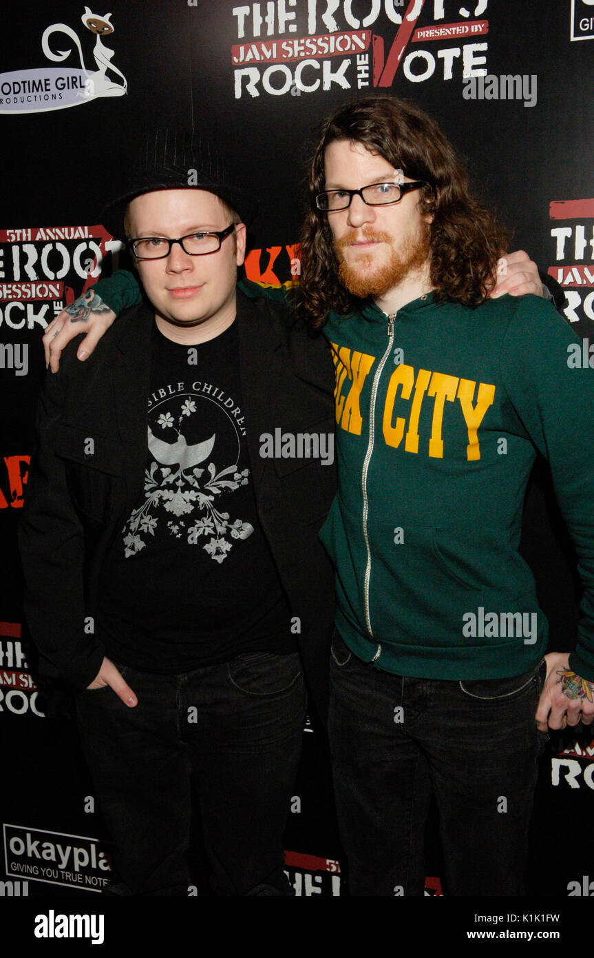 Patrick Stump, andy hurley Fall Out Boy qui fréquentent 5e clé bourrage racines club hollywood, ca. Banque D'Images