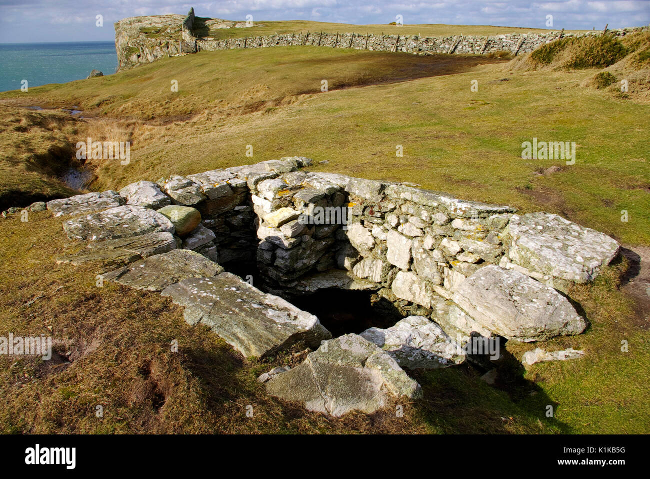 St Gwenfaen`s Well, Rhoscolyn, Anglesey, pays de Galles du Nord, Grande-Bretagne, Banque D'Images