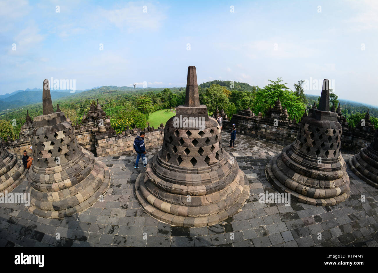 Java, Indonésie - Apr 15, 2016. Les gens visiter Temple de Borobudur ...