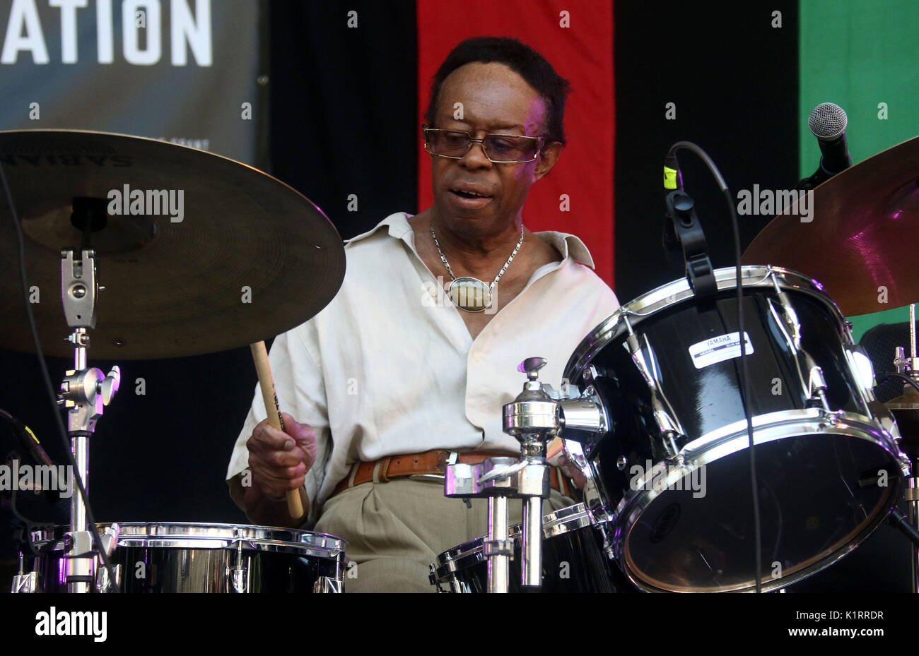 New York New York Usa Aout 26 17 Batteur De Jazz Louis Hayes Effectue Pendant Le 25e Anniversaire Du Festival De Jazz De Charlie Parker Tenue A Marcus Garvey Park Credit