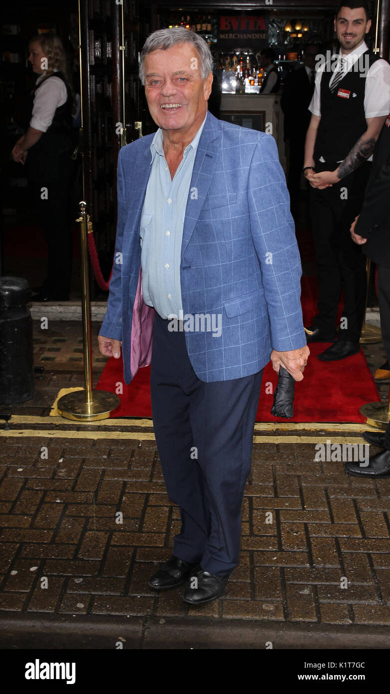 Tony Blackburn arrive pour la presse musicale Evita nuit à Londres, 2e Août 2017 : Banque D'Images