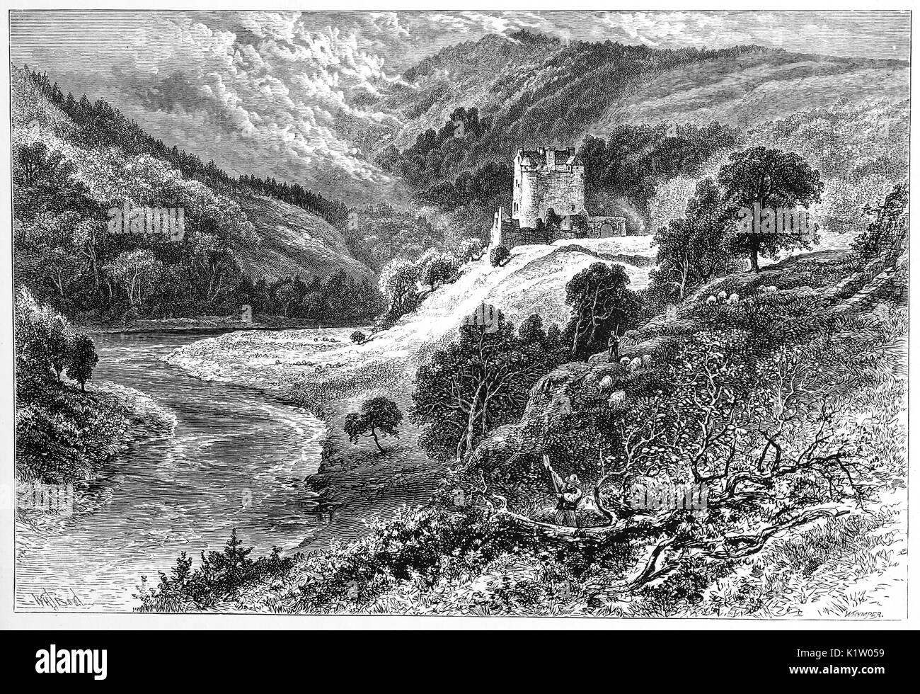 1870 : bûcheron, agriculteur et moutons dans un paysage avec le Château de Neidpath, une tour, construite par Sir William de Haya dans la fin du 14ème siècle. donnant sur la rivière Tweed, à environ un mille à l'ouest de Peebles dans les frontières de l'Ecosse, le Roxburghshire, Ecosse Banque D'Images