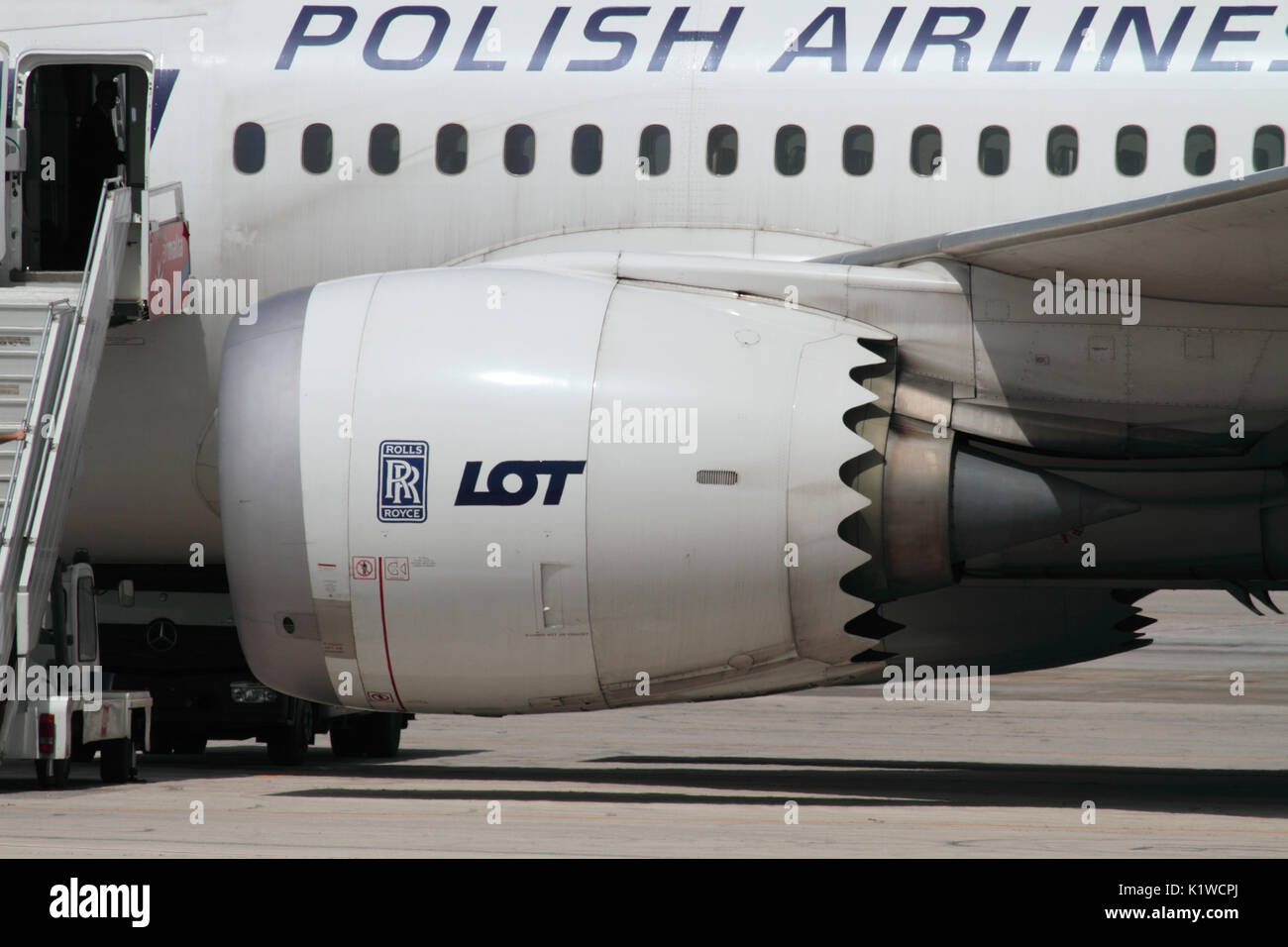 LOT Polish Airlines Boeing 787 Dreamliner fuseau moteur jet avec sa caractéristique bord cannelé. Le moteur est un turboréacteur Rolls-Royce Trent 1000. Banque D'Images