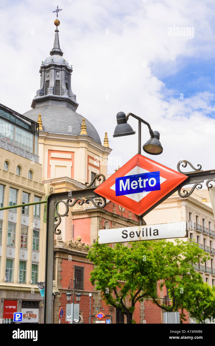 Métro de Madrid Sevilla signe sur la Gran Via, Madrid, Espagne Banque D'Images