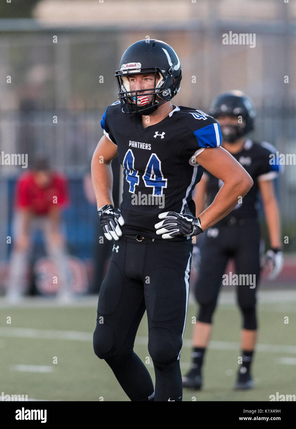 L'action de football avec trinity vs. university prep high school à Redding en Californie. Banque D'Images