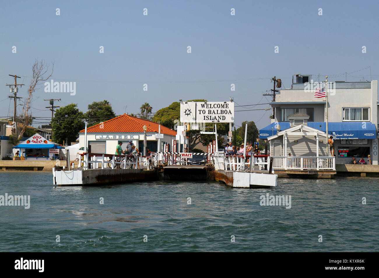 Vue depuis le ferry à partir de la péninsule de Balboa, près de Balboa Island, Newport Beach, Orange County, California, United States Banque D'Images