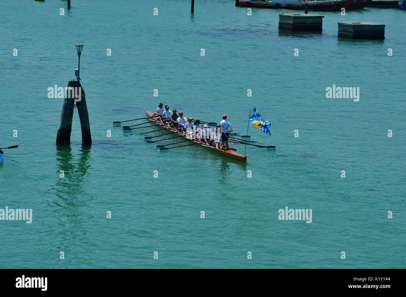 8 rameurs pendant l'entraînement pour la course. Grand Canal, Venise, Italie, Europe Banque D'Images