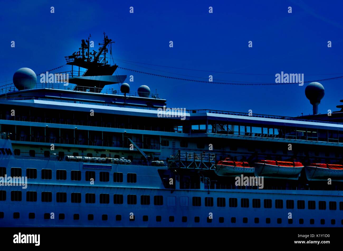 Pullmantur cruises 'mv' zenith bateau de croisière amarré au terminal de croisière de Venise, Venise, Venise, Vénétie, Italie province Banque D'Images