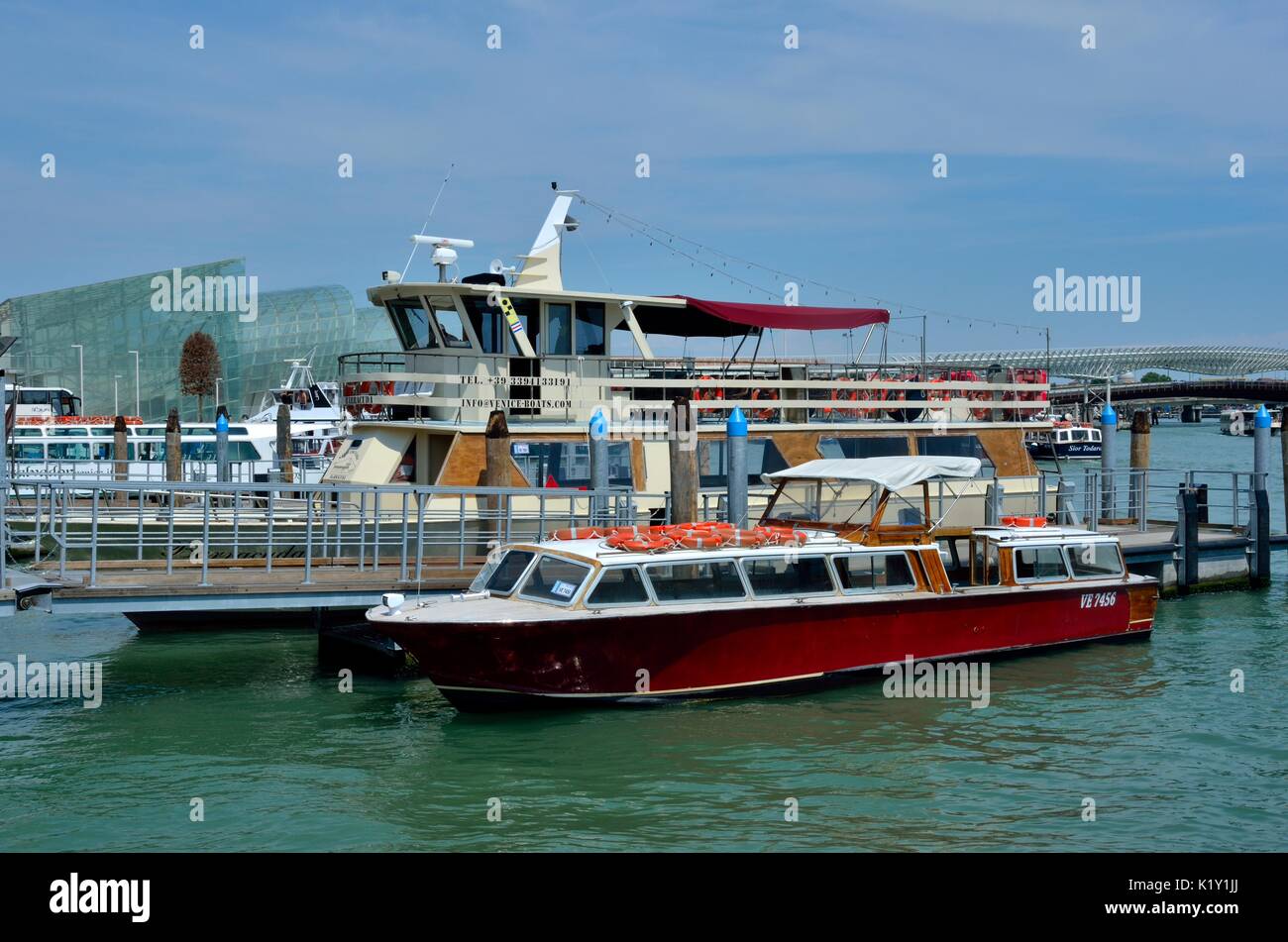 Taxi de l'eau -Bus de l'eau, près de la station de monorail de Venise, Venise, Italie, Europe Banque D'Images