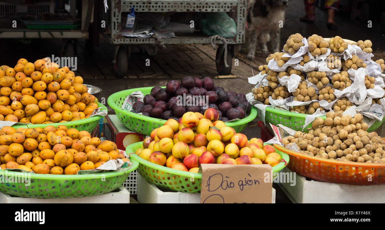 Fruits tropicaux sur l'Asie street market Banque D'Images