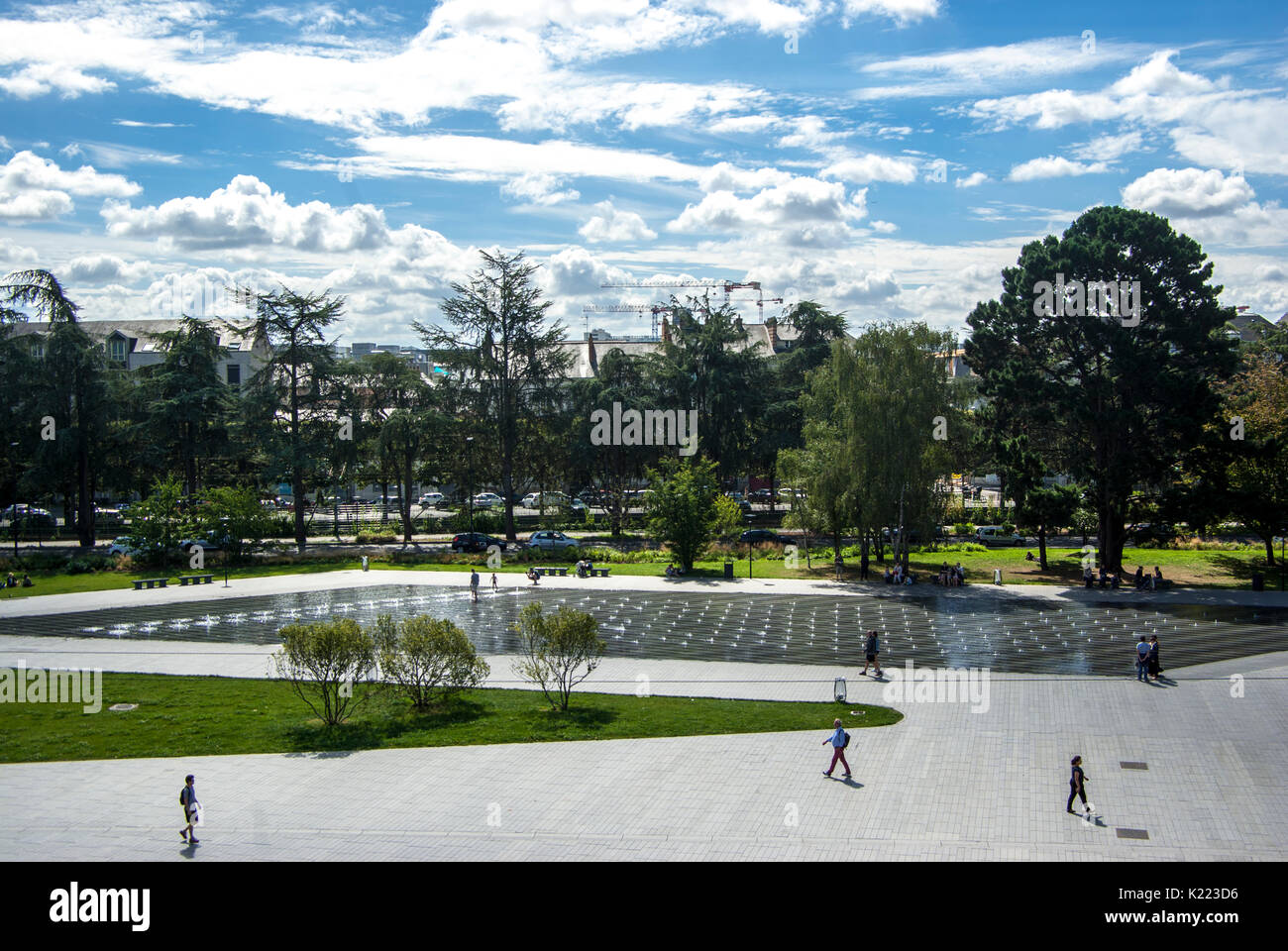 Le miroir d'eau en square Élisa-Mercoeur, Nantes, , Pays de la Loire, France Banque D'Images
