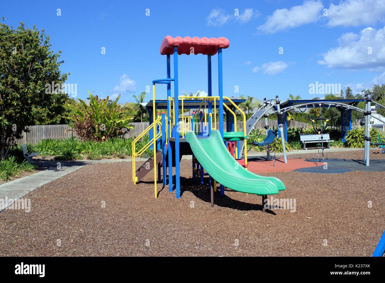 Big slide en parc pour enfants. Banque D'Images