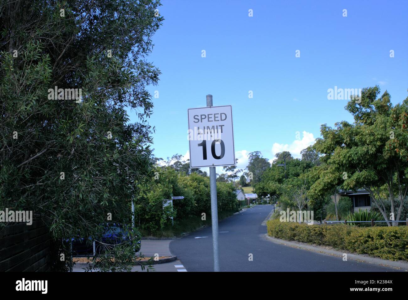 Panneau de limitation de vitesse australien Banque de photographies et