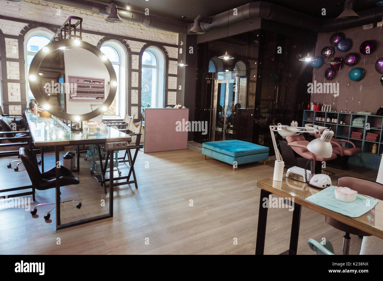 Intérieur d'une spacieuse confortable salon de Banque D'Images
