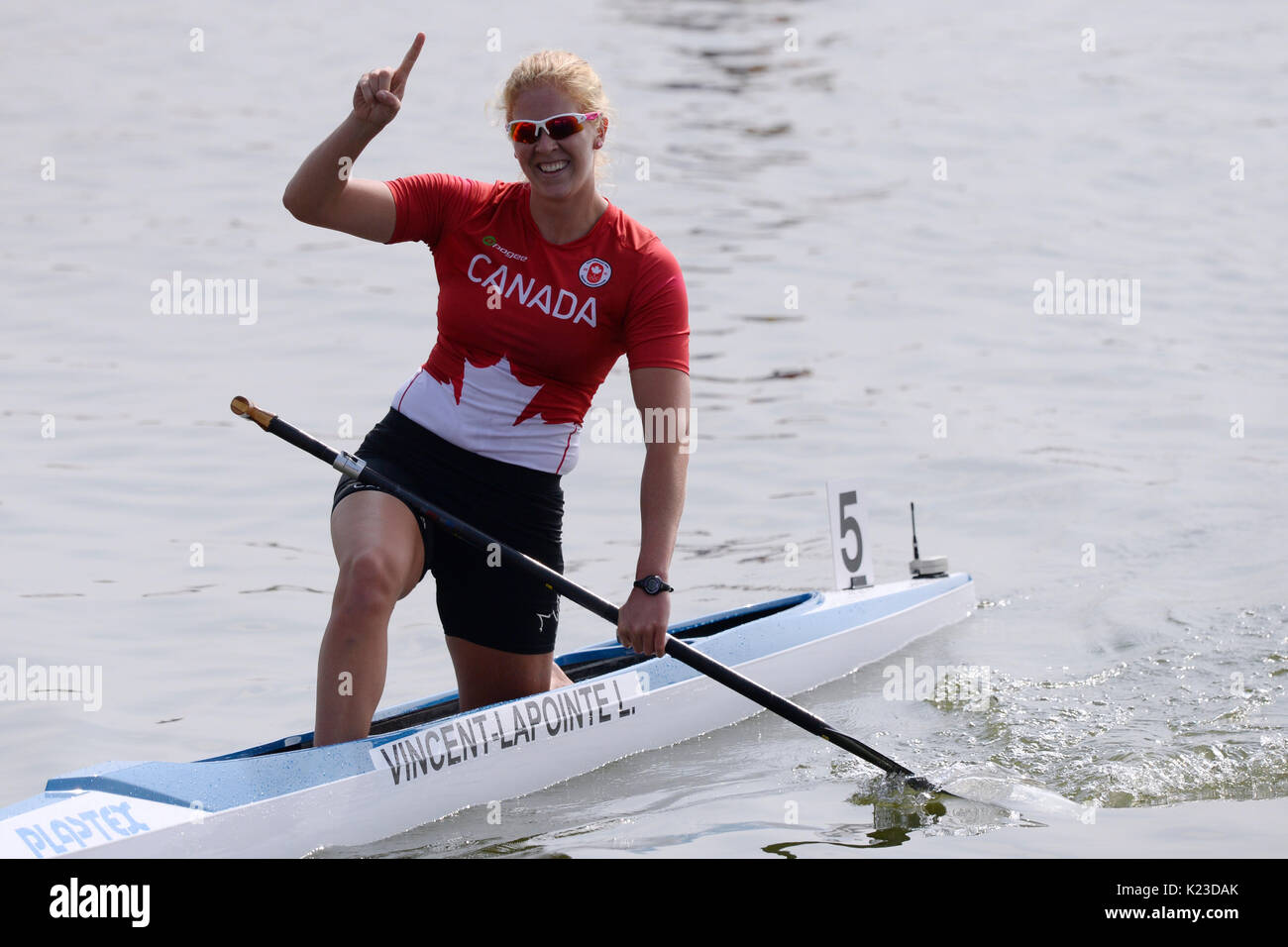 Racice, République tchèque. Août 27, 2017. LAURENCE VINCENT-LAPOINTE du Canada a remporté la C1 200 m course finale au cours de la 2017 Championnats du monde de sprint en canoë à Racice, République tchèque, le 27 août 2017. Credit : Katerina Sulova/CTK Photo/Alamy Live News Banque D'Images