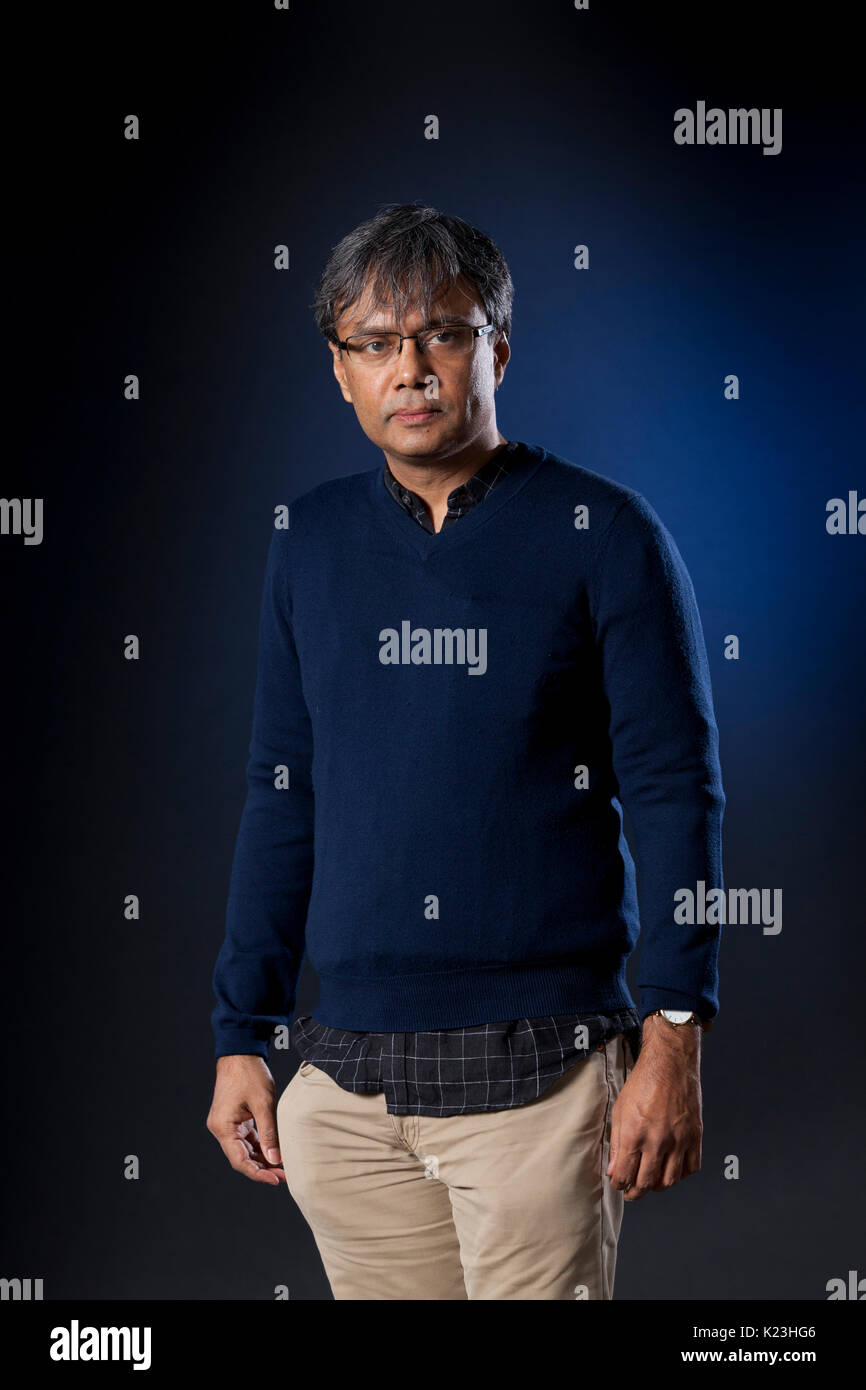 Edinburgh, Royaume-Uni. 28 août 2017. Amit Chaudhuri, le romancier, poète, chanteur et compositeur de musique, figurant à l'Edinburgh International Book Festival. Gary Doak / Alamy Live News Banque D'Images