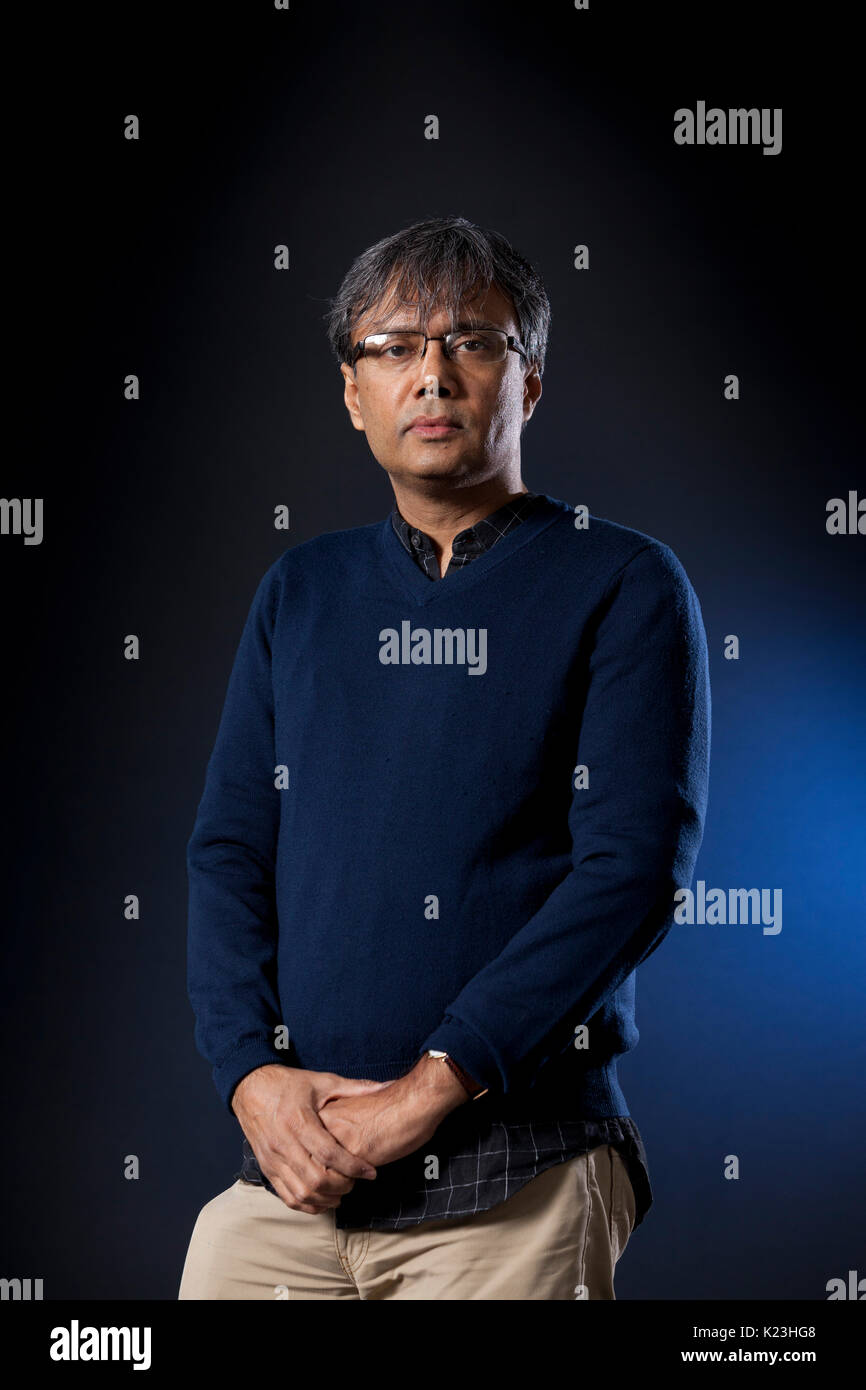 Edinburgh, Royaume-Uni. 28 août 2017. Amit Chaudhuri, le romancier, poète, chanteur et compositeur de musique, figurant à l'Edinburgh International Book Festival. Gary Doak / Alamy Live News Banque D'Images