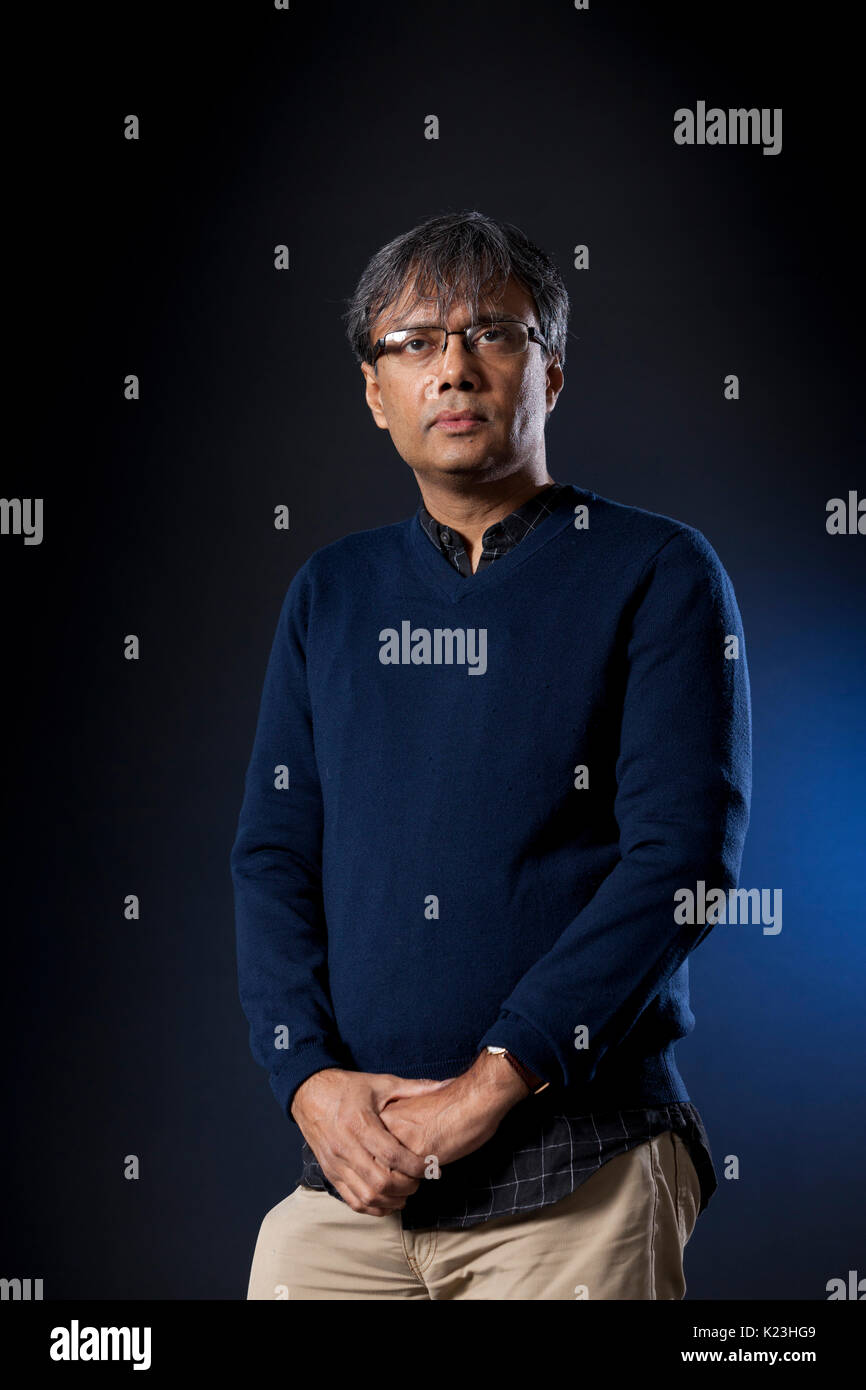 Edinburgh, Royaume-Uni. 28 août 2017. Amit Chaudhuri, le romancier, poète, chanteur et compositeur de musique, figurant à l'Edinburgh International Book Festival. Gary Doak / Alamy Live News Banque D'Images