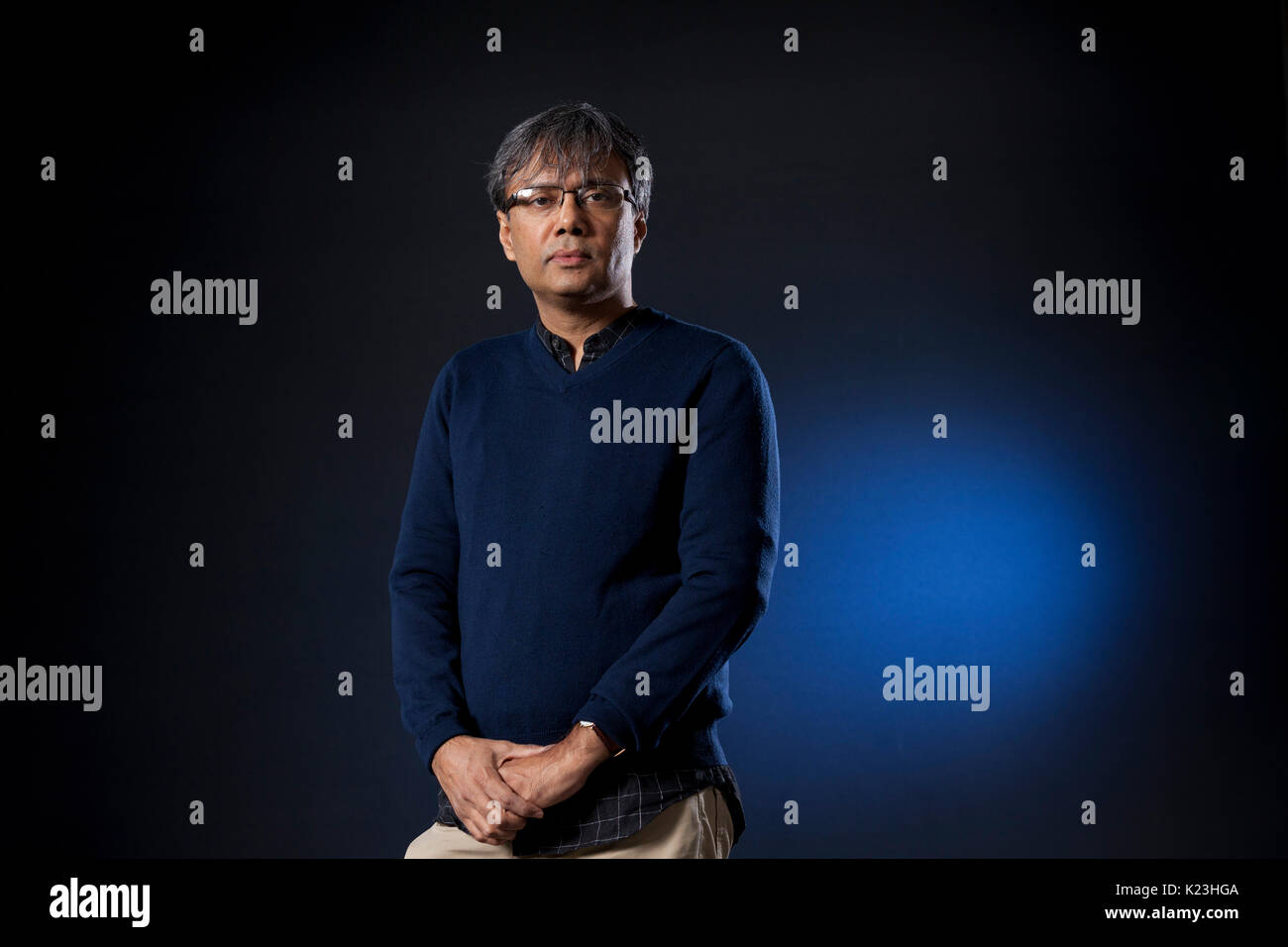 Edinburgh, Royaume-Uni. 28 août 2017. Amit Chaudhuri, le romancier, poète, chanteur et compositeur de musique, figurant à l'Edinburgh International Book Festival. Gary Doak / Alamy Live News Banque D'Images