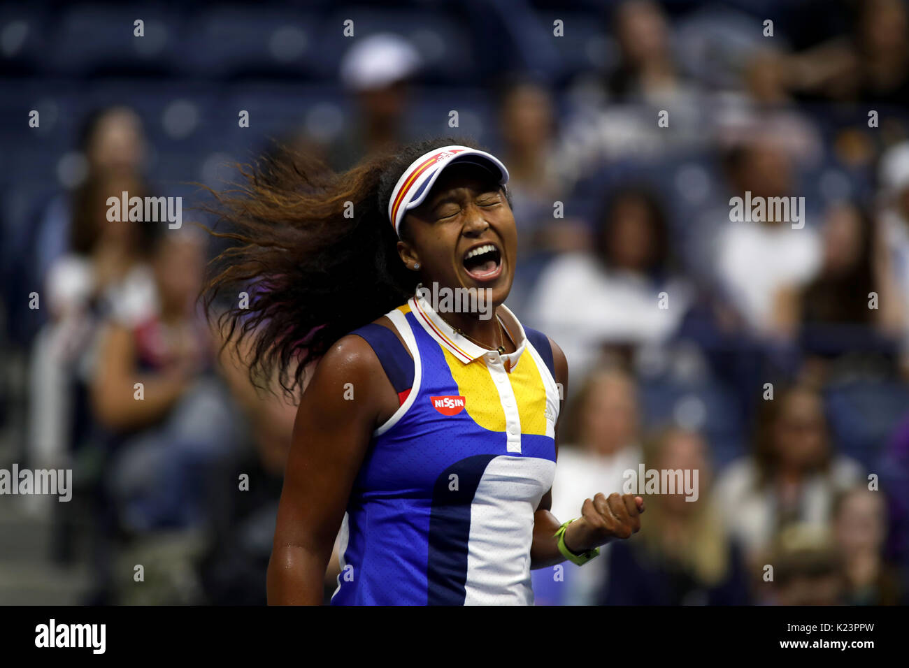 New York, États-Unis. Août 29, 2017. US Open de Tennis : New York, 29 août, 2017 - Naomi Osaka japonais célèbre un moment donné au cours de au cours de son premier tour contre Angie Kerber de l'Allemagne à l'US Open à Flushing Meadows, New York. Crédit : Adam Stoltman/Alamy Live News Banque D'Images